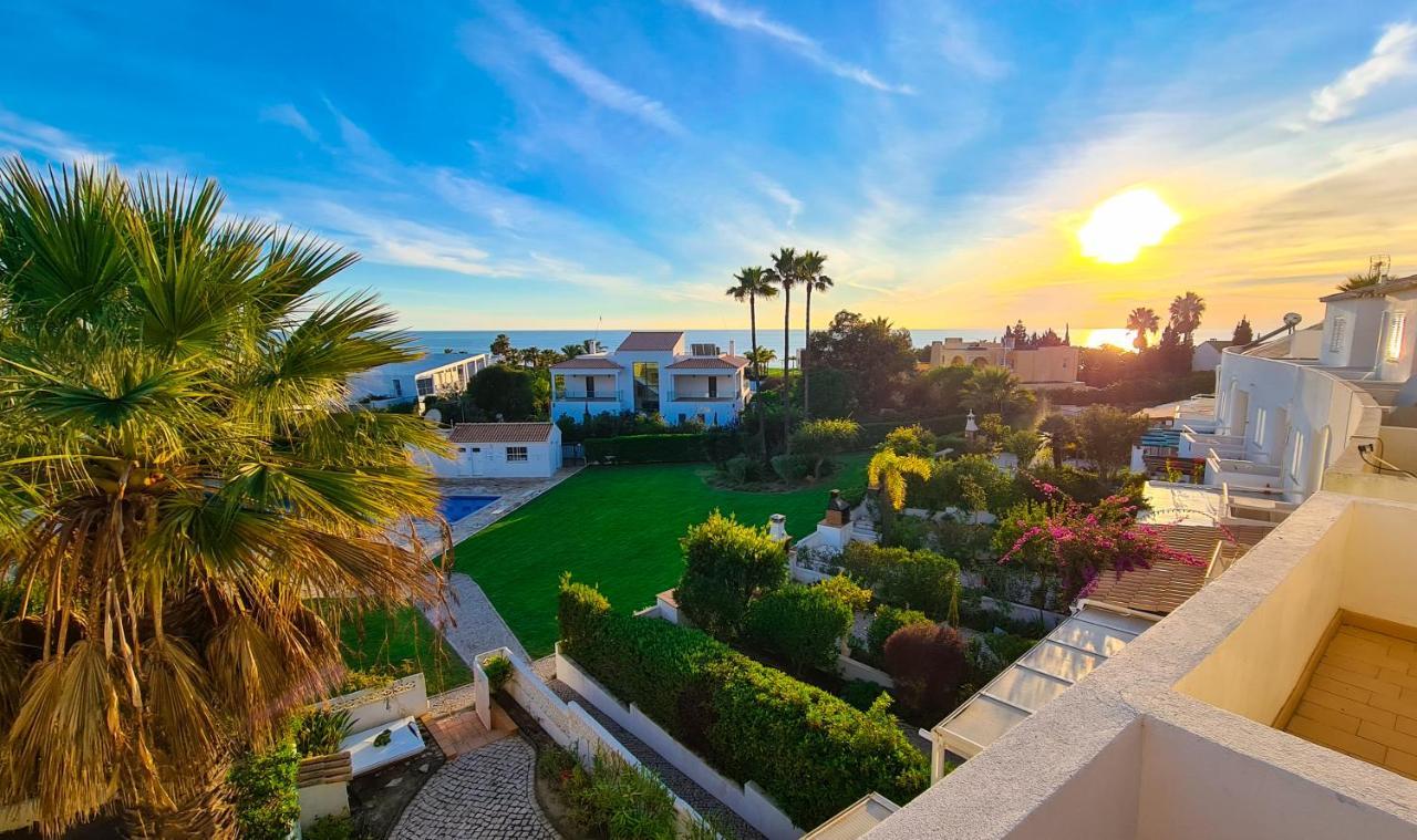 Beach Villa With Ocean View And Rooftop Cinema Guia  Kültér fotó
